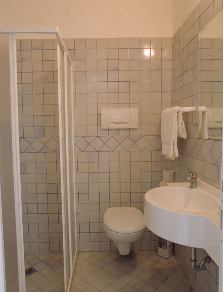 Interno bagno box doccia Hotel Sylvia Pesaro